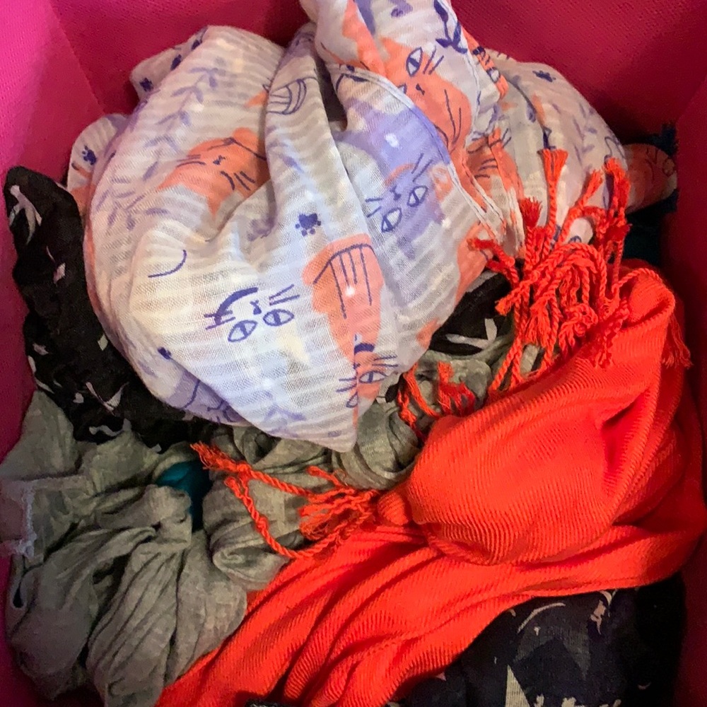 Bag of 6 scarves
